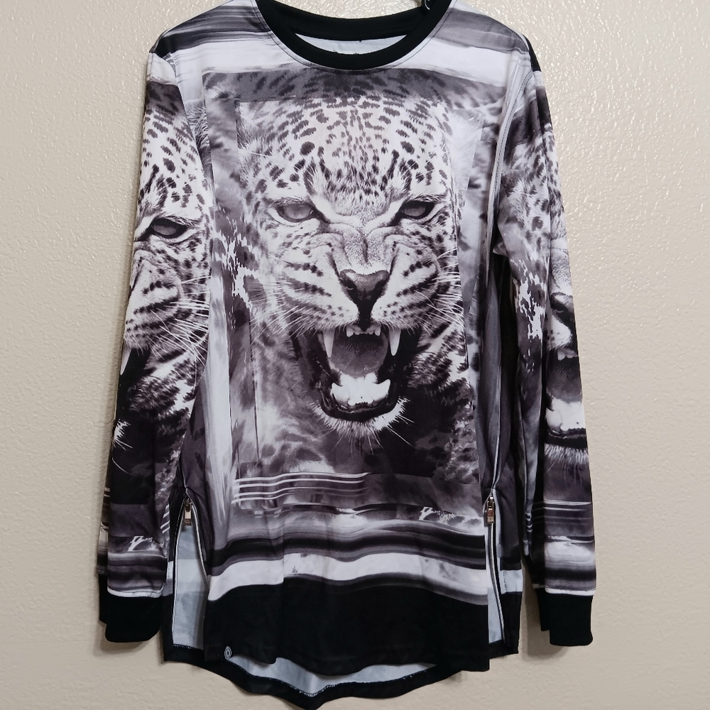 Akademiks Vintage Y2k Greyscale Cheetah Top Side Zippers